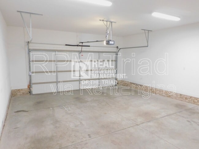 Building Photo - 6826 Magnolia Pk Ct
