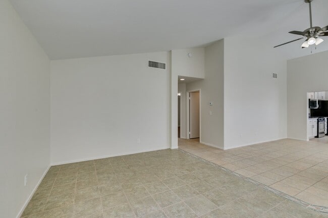 Building Photo - Cozy 3 bedroom single story house in Green Valley
