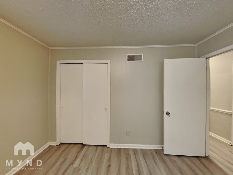 Building Photo - 9155 Mason St