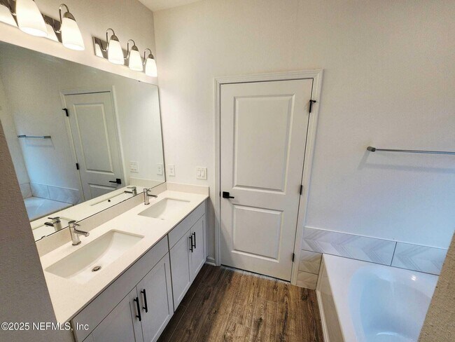 Building Photo - 577 Archstone Wy
