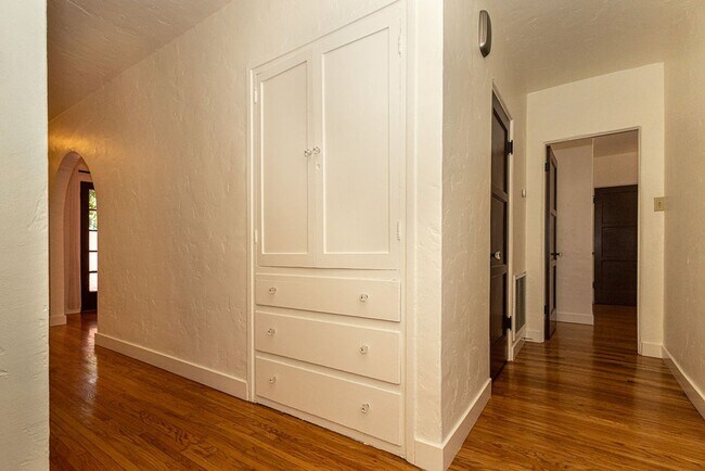 Building Photo - Beautifully Restored 3BR Miracle Mile Duplex | 1,725 SF | Near Metro D Line