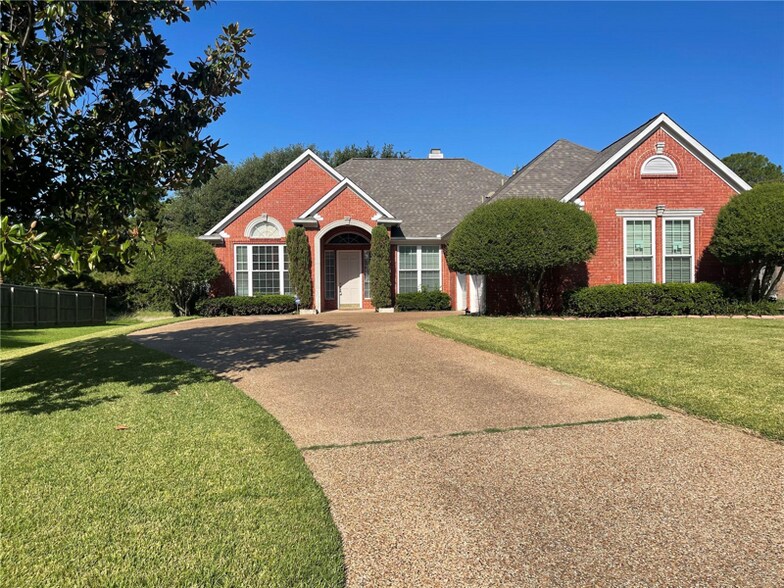 Building Photo - 716 Ticonderoga Dr