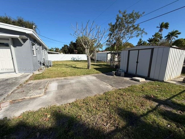 Building Photo - 9240 Nautilus Dr