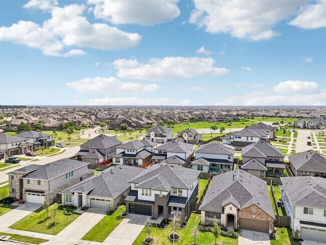 Building Photo - 29211 Pikes Peak Dr