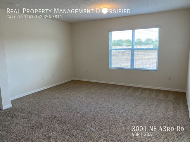 Building Photo - 3001 NE 43rd Rd