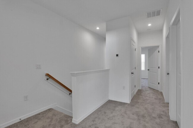Building Photo - 3/2.5 Townhome in Annie's Walk! 3D Virtual Tour Inside!