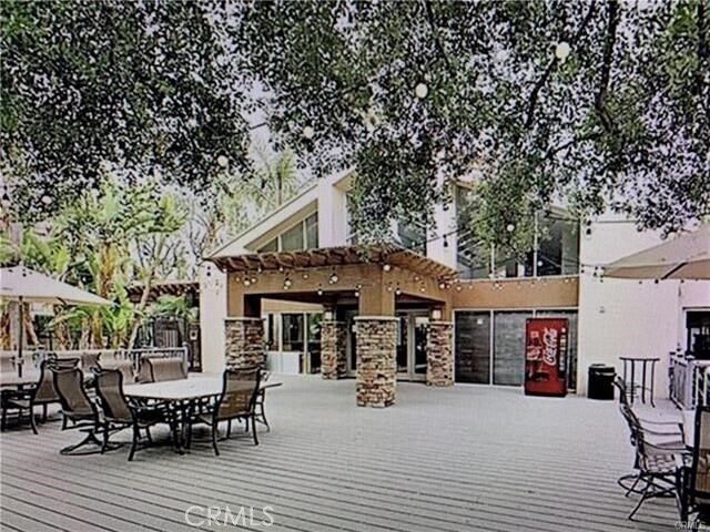 Building Photo - 5500 Owensmouth Ave