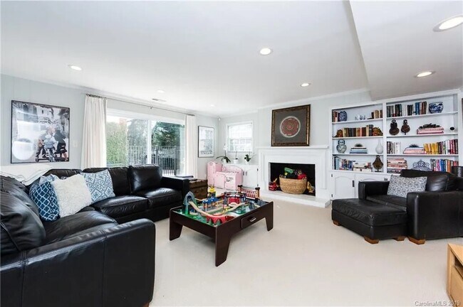 Building Photo - 2127 Edenton Rd