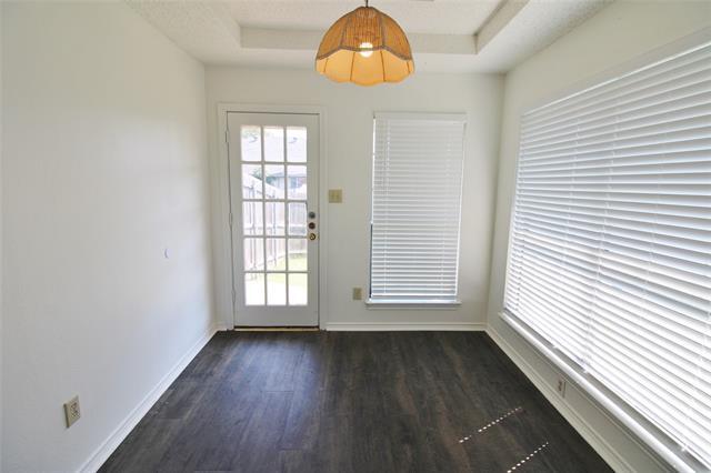 Building Photo - 1234 Mockingbird Ln