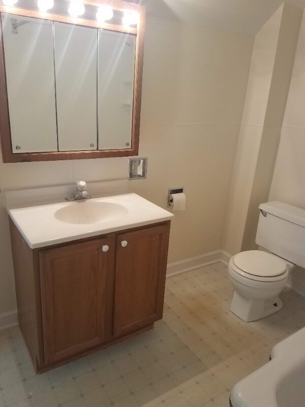 Building Photo - 115 N 5th St