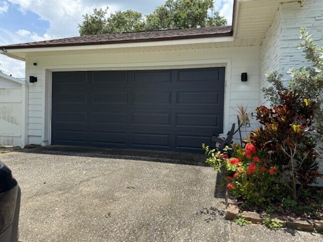 Building Photo - 1846 Barker Dr