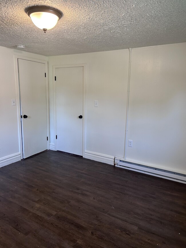 Building Photo - 430 N 4th St