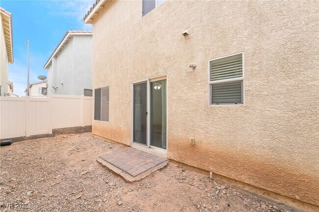 Building Photo - 7275 Phlox Rd