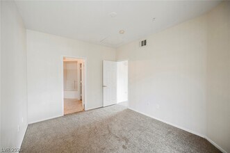 Building Photo - 7107 S Durango Dr