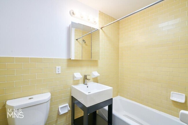 Building Photo - 669 Meeker Avenue