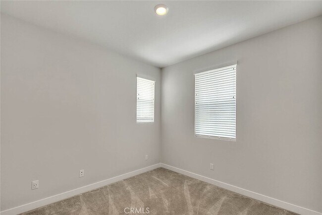 Building Photo - 6 Crown Point Dr