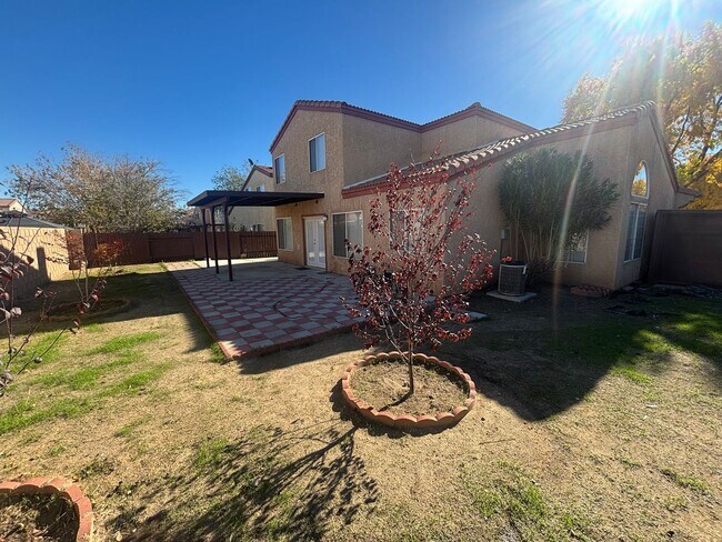 Building Photo - Beautiful 4 Bedroom Lancaster Home with Desirable Amenities!