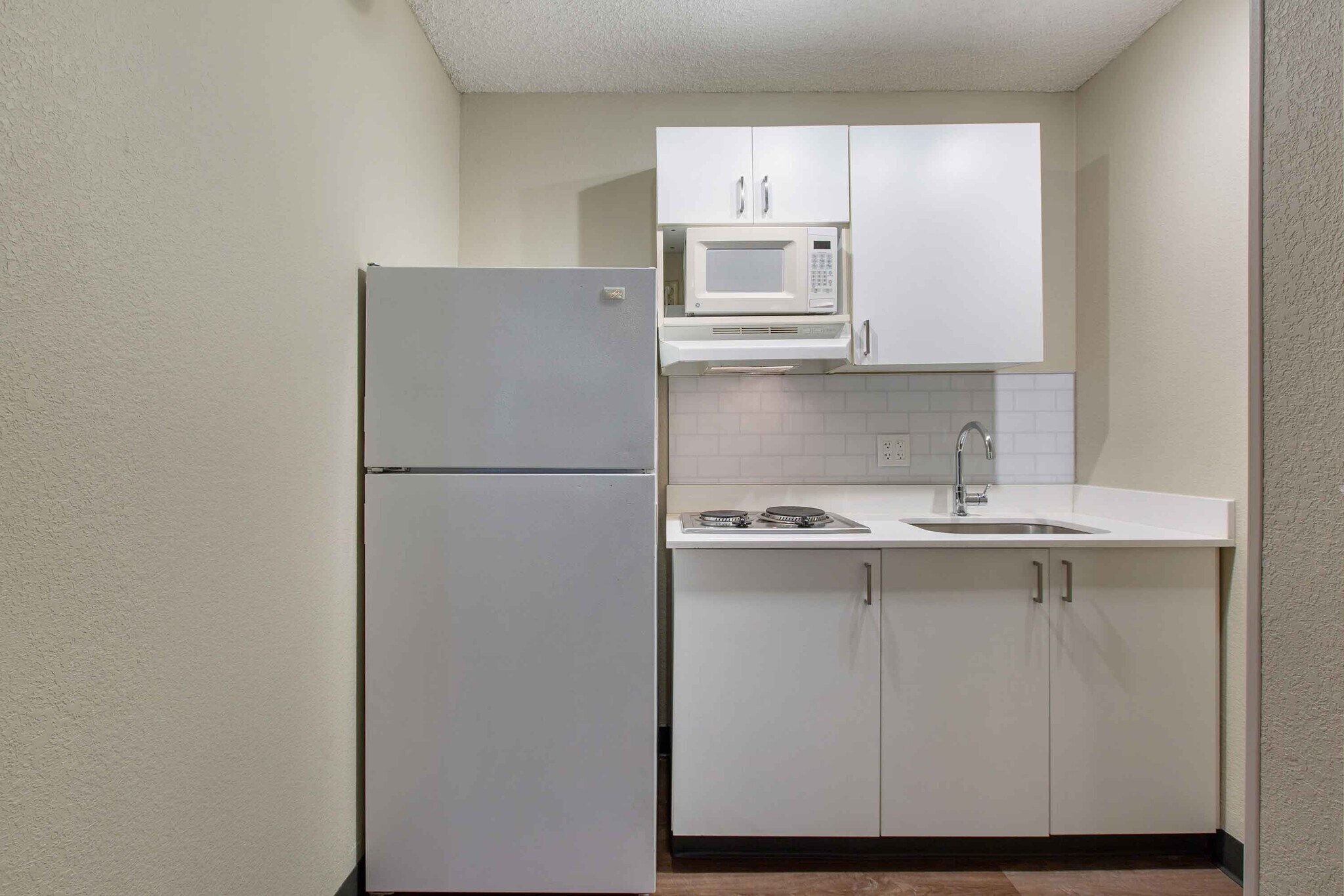 Building Photo - Furnished Studio-Union City - Dyer St.