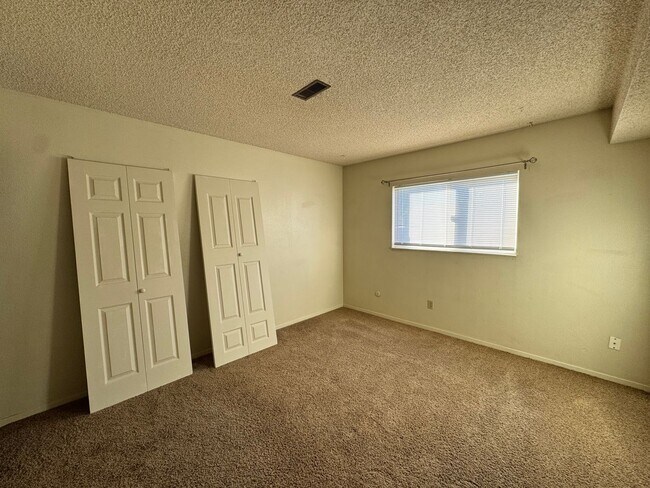 Building Photo - 6940 Peyote Way