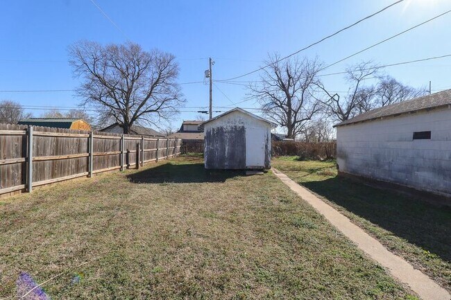 Building Photo - 535 S 39th W Ave