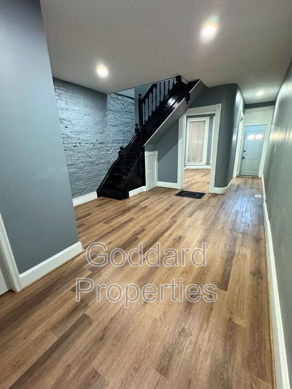 Building Photo - 1313 E North Ave