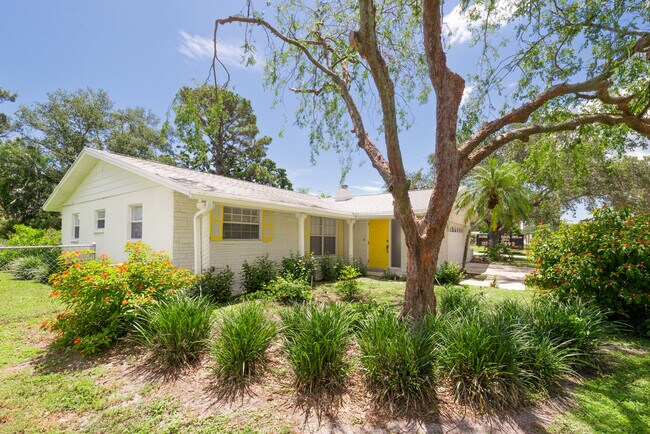 Building Photo - 6143 Tanglewood Dr NE