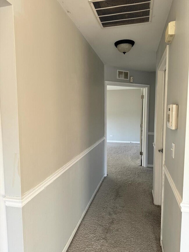 Building Photo - 3292 Bromley Ln