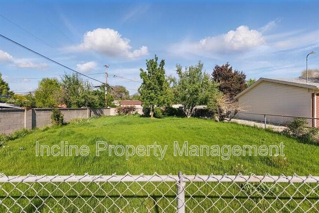 Building Photo - 8321 S 745 E