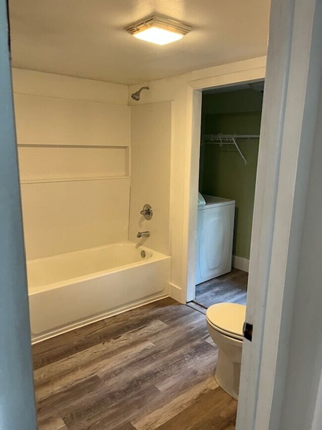 Building Photo - Charming 2-Bedroom Home Near Switchyard Park – Available August!