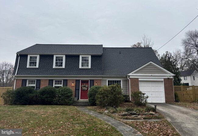 Building Photo - 7000 Old Cabin Ln