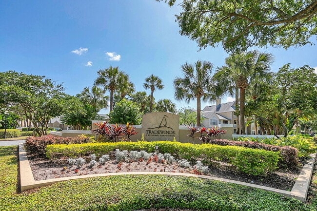 Building Photo - 1039 S Hiawassee Rd