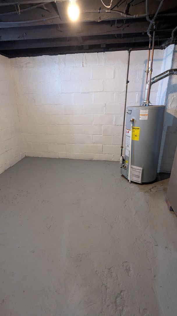 Building Photo - Welcome to this newly renovated, 3-bedroom home located in the heart of Akron