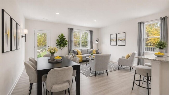 Building Photo - 2019 Roseleigh Dr