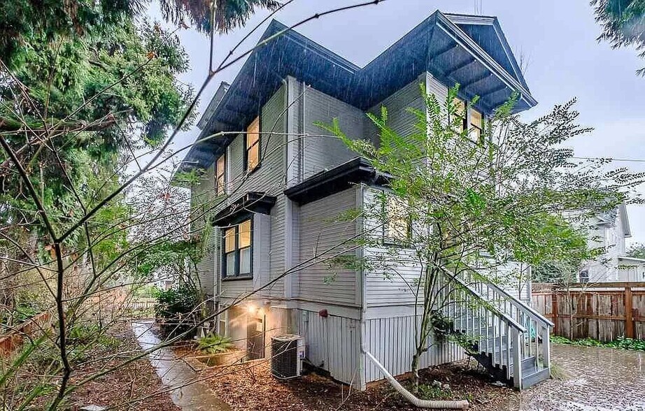 Back - 602 NW 9th St