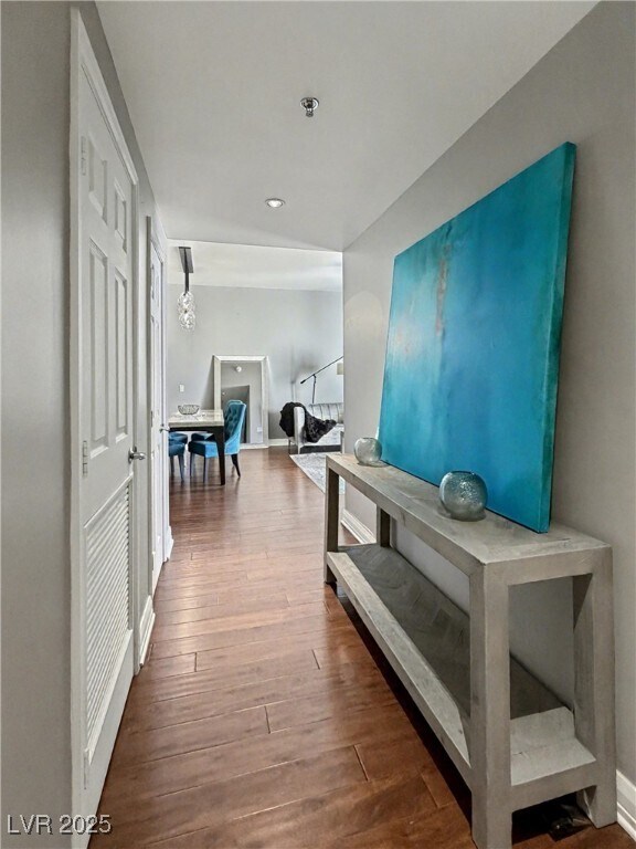 Building Photo - 150 S Las Vegas Blvd