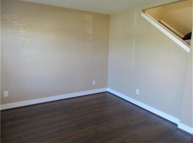 Building Photo - 1035 Grassy View Dr