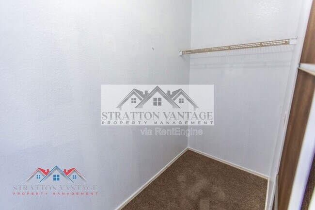 Building Photo - 16092 W Woodlands Ave