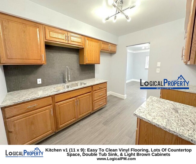Building Photo - 3/1Brick Bnglw w/Frnt Prch, Fireplace,Ceil...