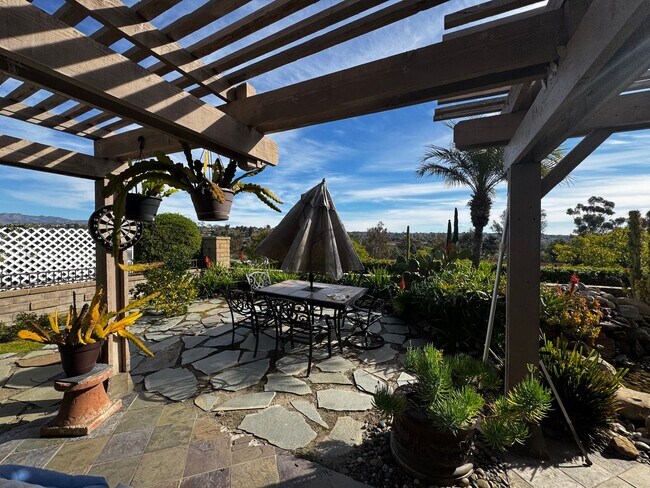 Building Photo - Stunning Mission Viejo home with a View