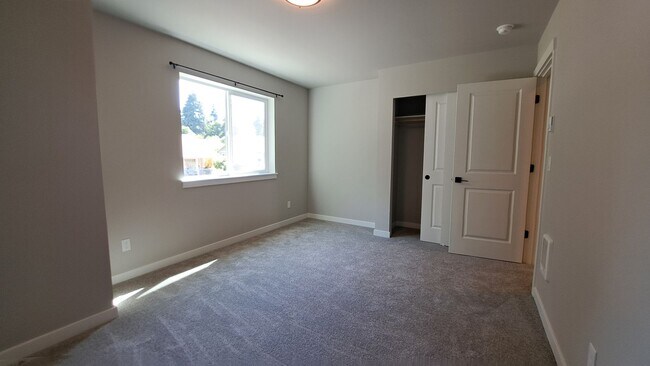 Building Photo - 3113 E Camellia Way