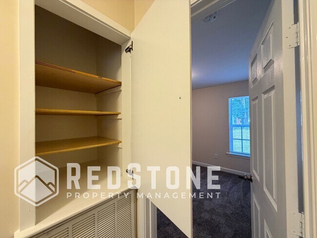 Building Photo - 2621 Trail Five