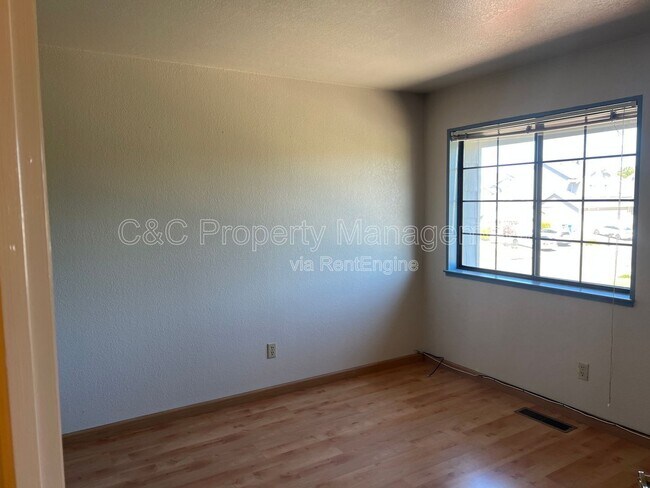 Building Photo - 293 Saybrook Way