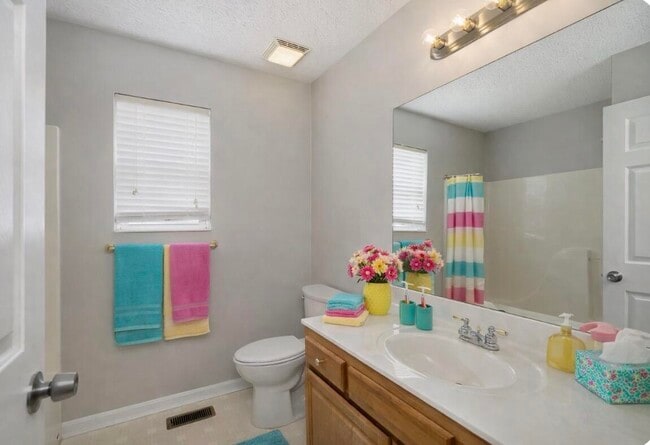 Building Photo - 8872 Richmond Rd