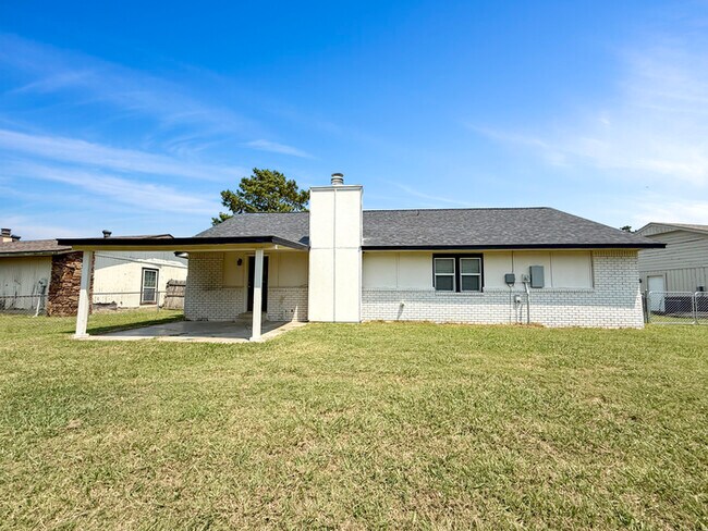 Building Photo - 8406 N 117th E Ave