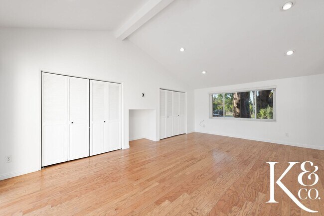Building Photo - Charming 3-Bedroom Home with Pool in Prime...