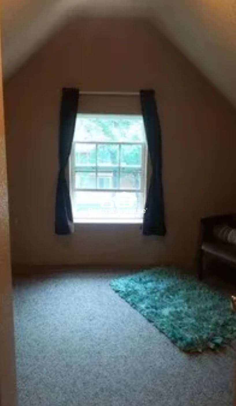 Building Photo - 752 Carroll Ave