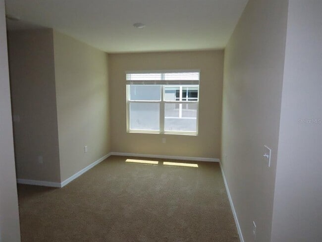 Building Photo - 8725 Daydream St