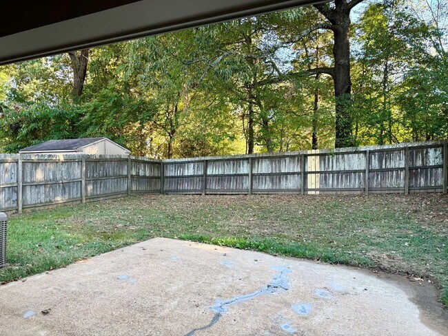 Building Photo - 639 Burton Ln