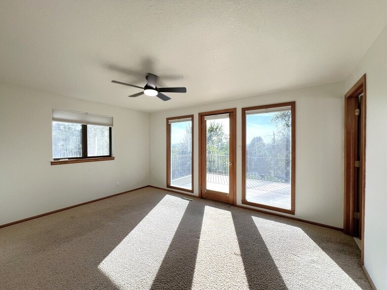 Building Photo - 2909 N Hillway Dr