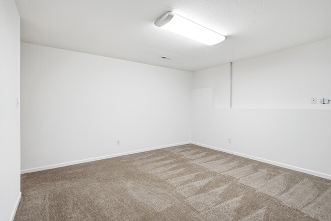 Building Photo - 2413 Northampton Dr